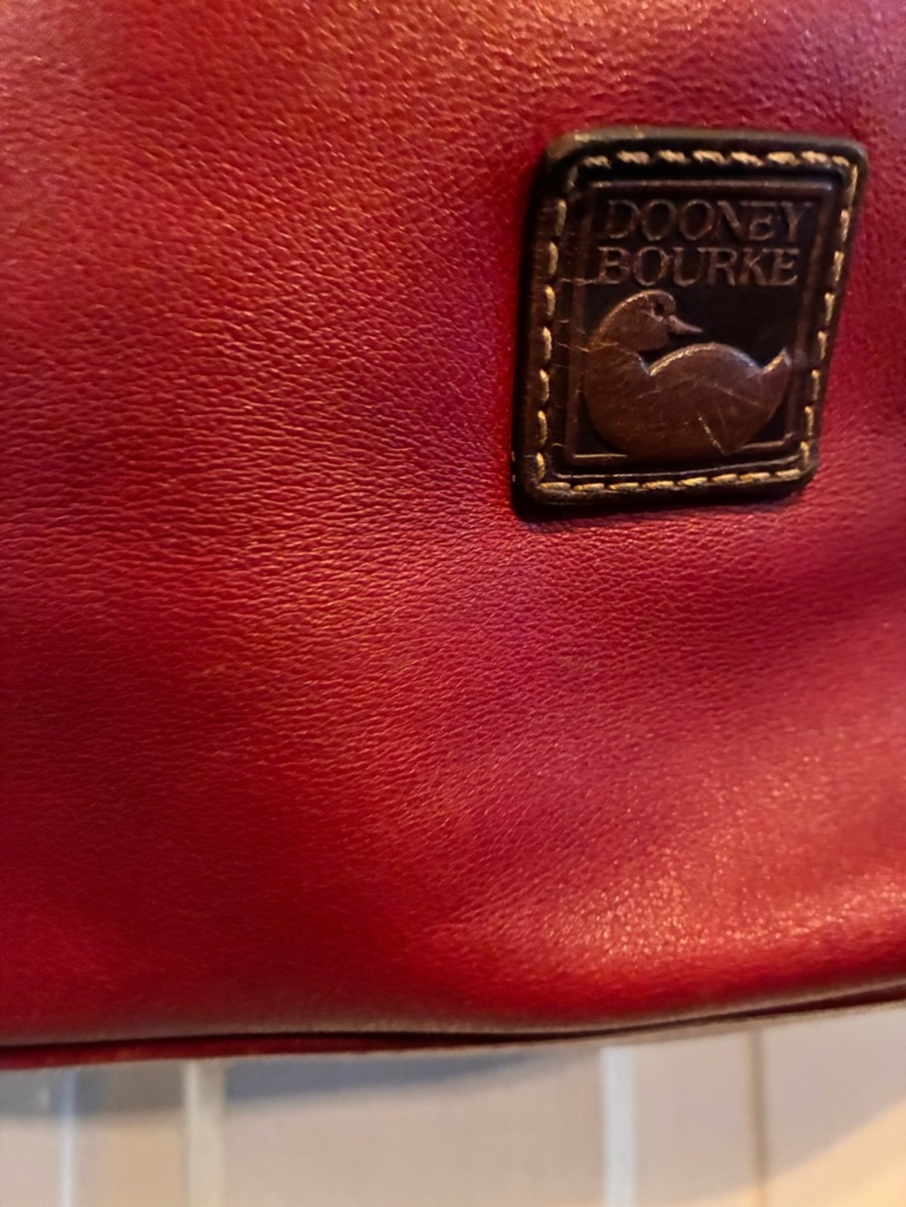 Dooney & Bourke large Hobo Brown leather strap and soft pebbled dark red body - Picture 2 of 8